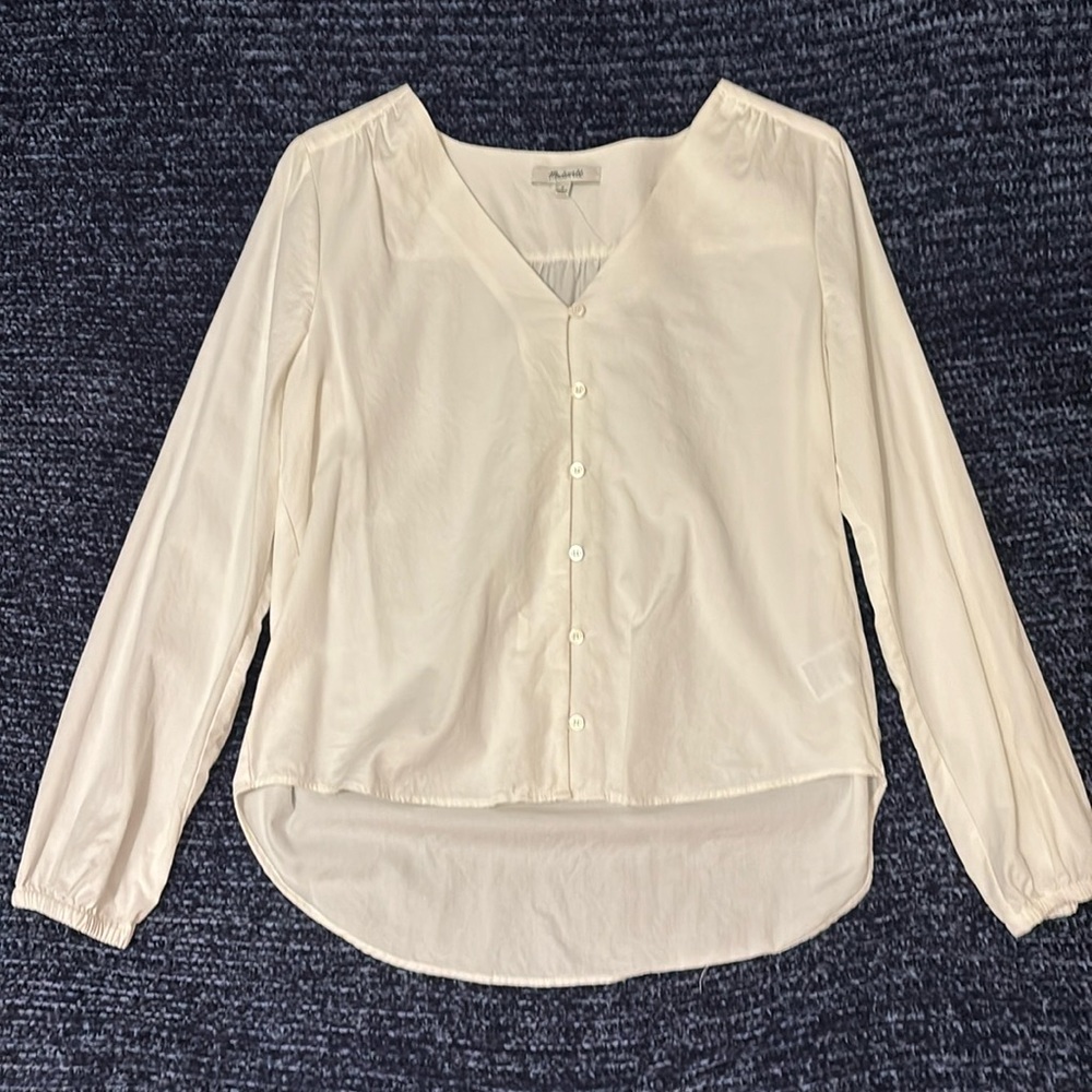 Madewell white/off-white vneck button up blouse size small